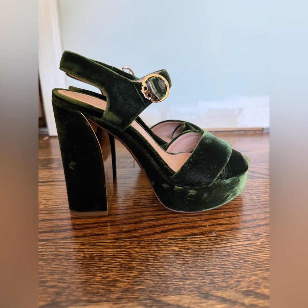 NWOT Tory Burch green platform heels